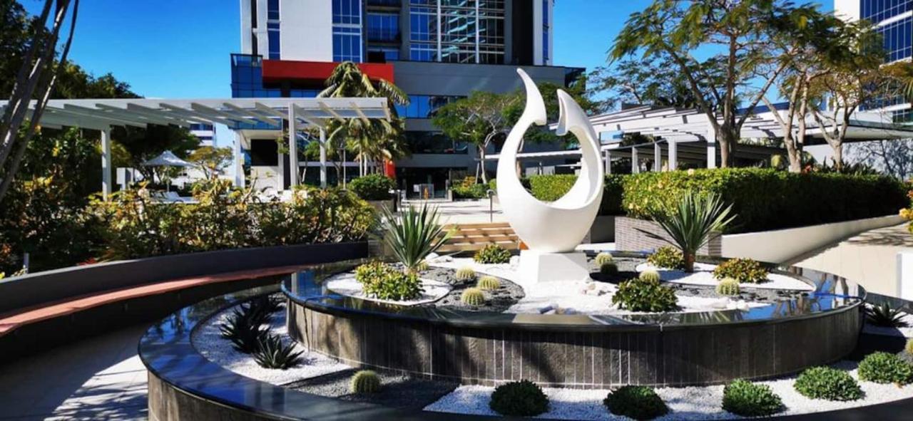 Three-Bedroom Apartment With Amazing View Near Surfers Paradise Gold Coast Bagian luar foto