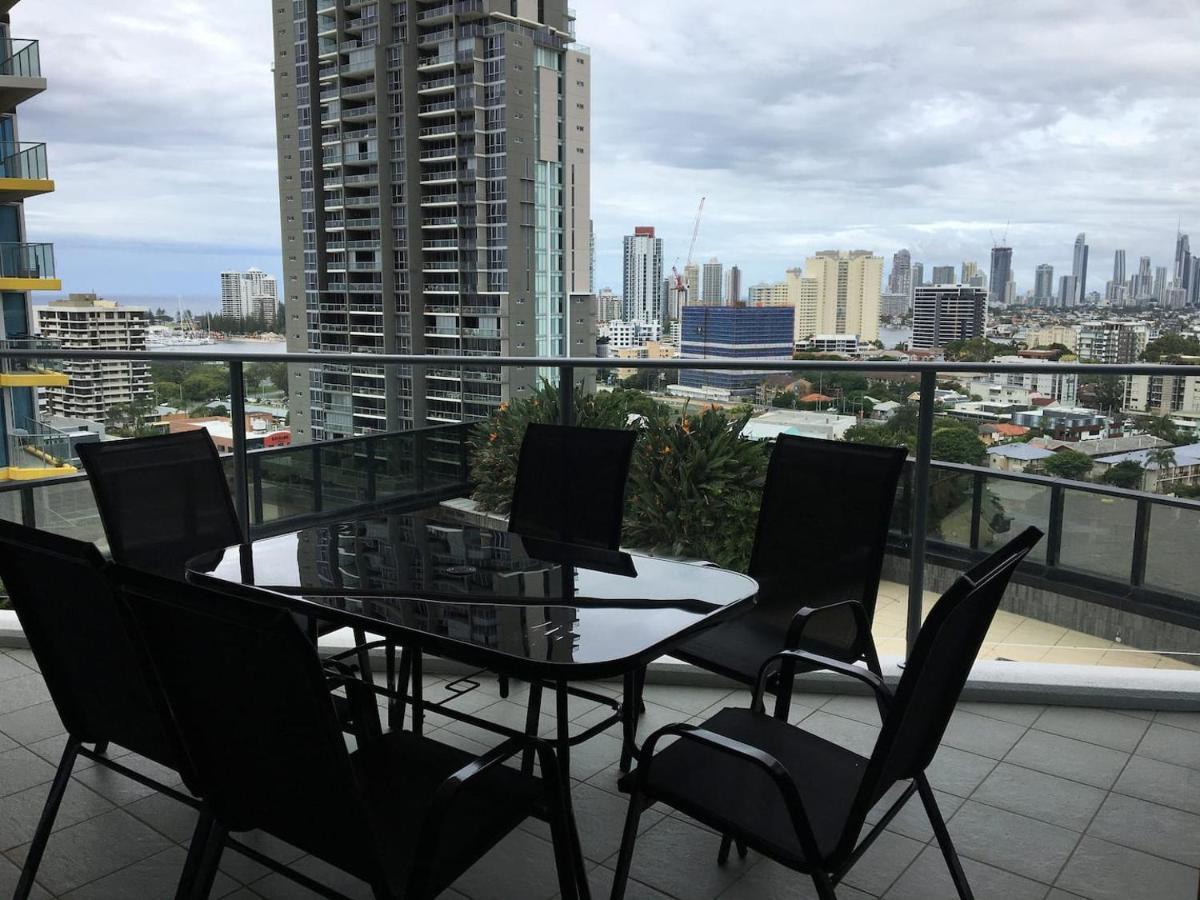 Three-Bedroom Apartment With Amazing View Near Surfers Paradise Gold Coast Bagian luar foto